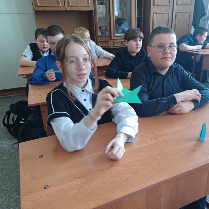 Познавательный час «Алексей Леонов. Первый выход в космос»